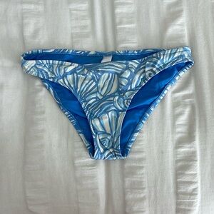 brand: vineyard vines   condition: worn, but still in good condition